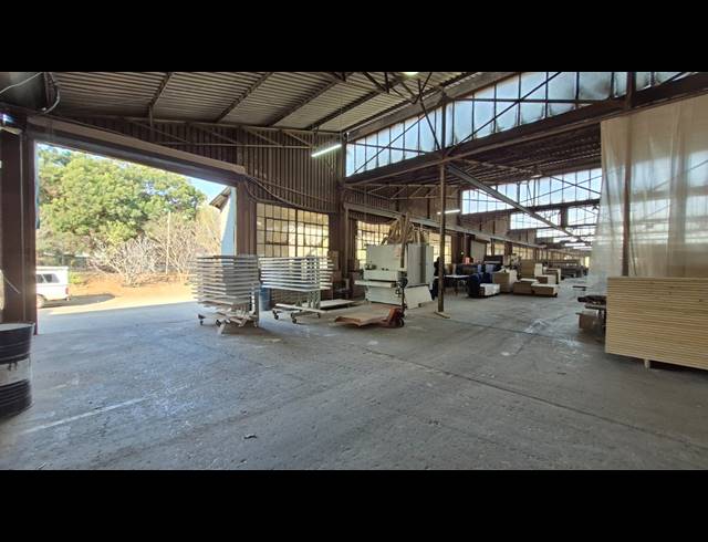2,500M² FACTORY TO LET IN ANDERBOLT